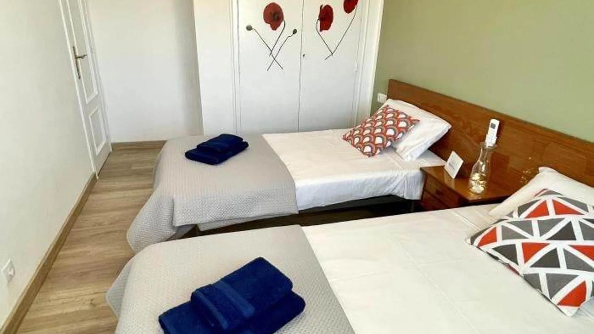 Apartment 3Br-Sleeps6-Balcony-A C-5Min To Beach Salou