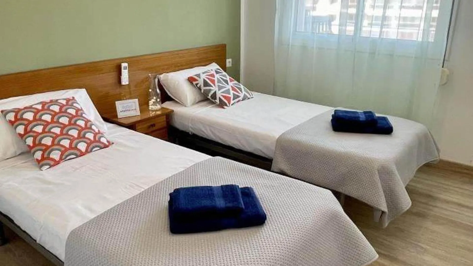 3Br-Sleeps6-Balcony-A C-5Min To Beach Salou Apartment